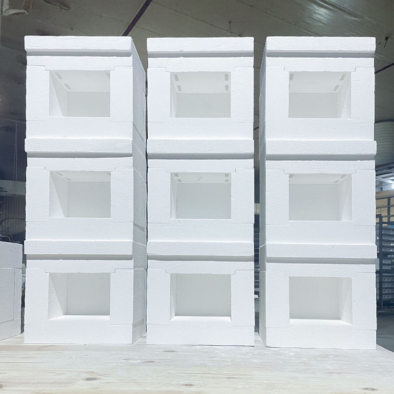 Összetett szálas modulblokk magas hőmérsékletű ipari kemencék bélésanyagához